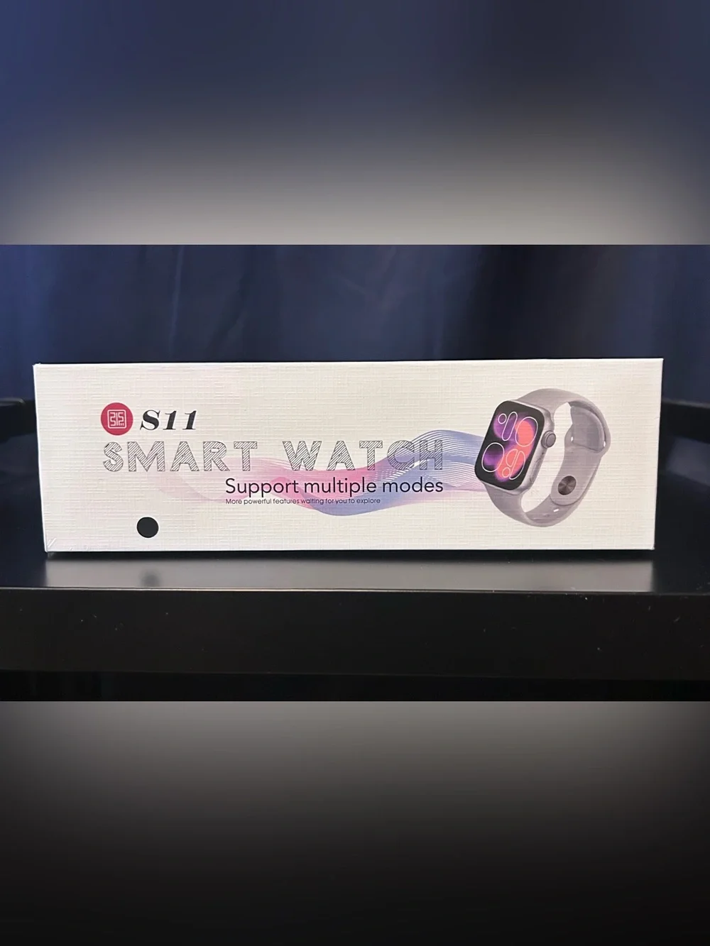 Smart Watch in Silver – Fitness & Notification Tracker